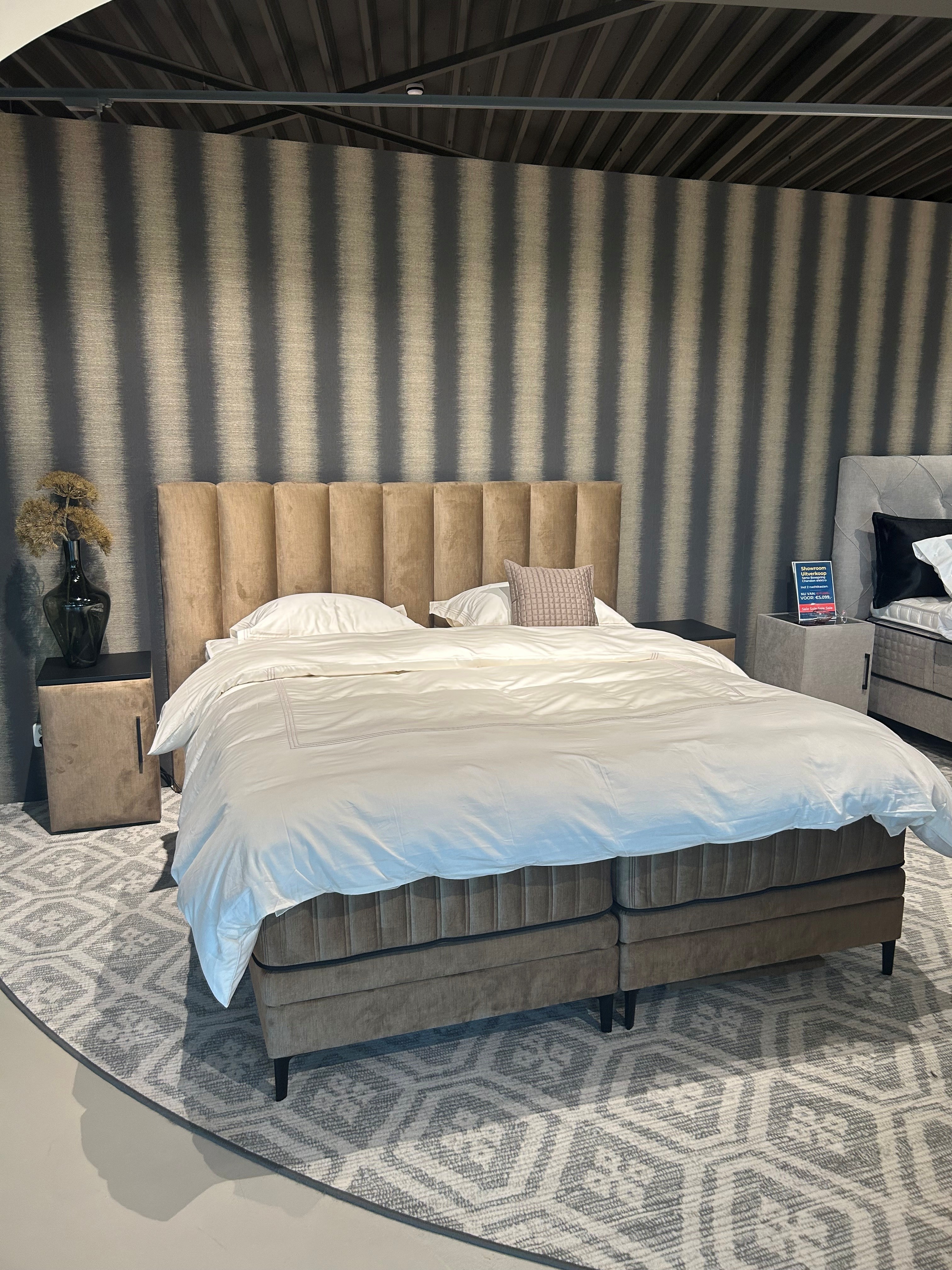 Serta Chandon Boxspring - Showroommodel