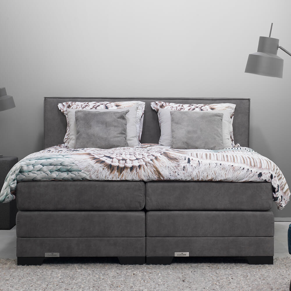 Robuust gestoffeerd hoofdbord met luxe afwerking van Caresse 3800 Elektrisch