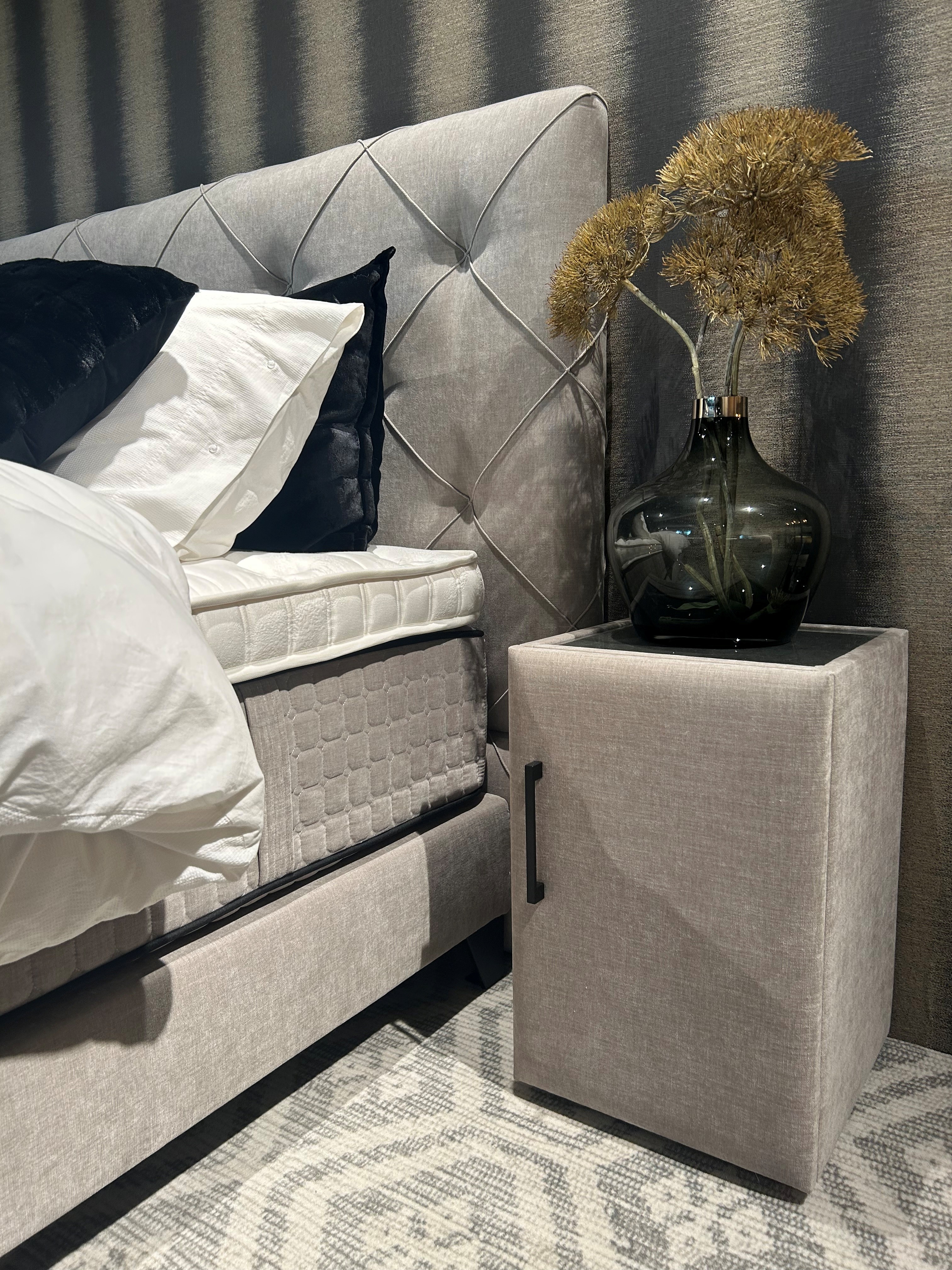Serta Magnifique Boxspring - Showroommodel