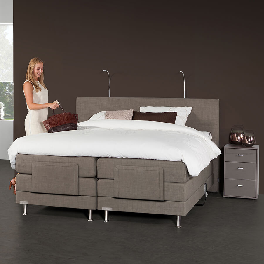 Elektrische boxspring Silver 4700 in moderne slaapkamer