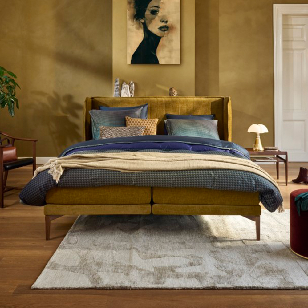 Vooraanzicht opgemaakt M line Vivid element bed