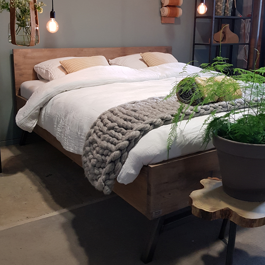 Steel & Stockings slaapkamer sfeer steelandstockings_hoyt_opgemaakt